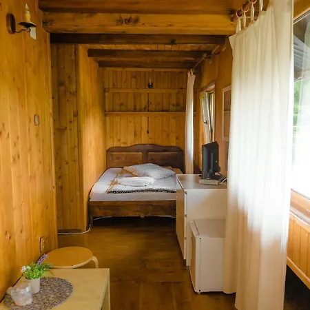 Guest house Pensiunea Trei Ponei Corbeni
