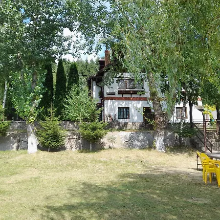 Gasthuis Pensiunea Trei Ponei 3*