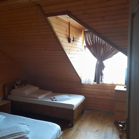 Pensiunea Trei Ponei 3* Corbeni