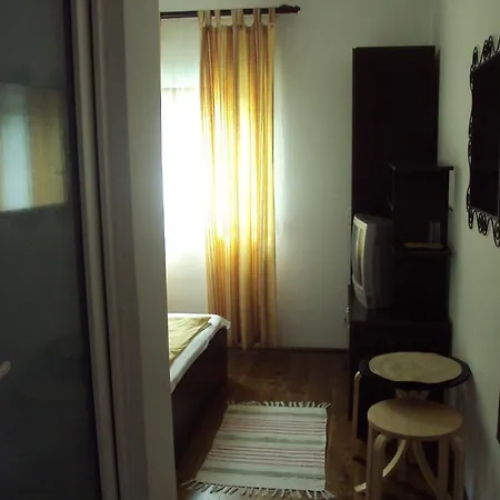 Guest house Pensiunea Trei Ponei Corbeni