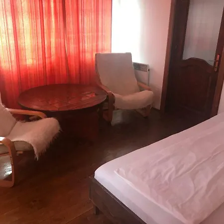 Pensiunea Trei Ponei Guest house Corbeni